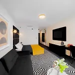 Rosa-modern 29m2 Ac, Netflix, Ps4, Pool, Sauna Апартаменты