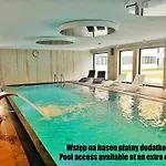 Rosa-modern 29m2 Ac, Netflix, Ps4, Pool, Sauna Lejlighed *