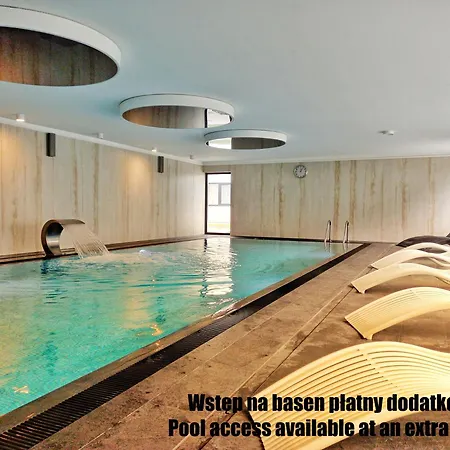 Apartament Rosa-modern 29m2 Ac, Netflix, Ps4, Pool, Sauna